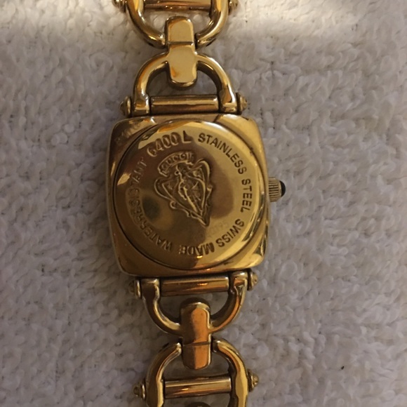 Woman Gucci Watch - Picture 3 of 5